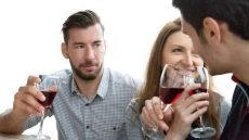 دراسة جديدة: غيرة الرجال فيما بينهم أشد من غيرة النساء من بعضهم البعض بـ7 أضعاف.