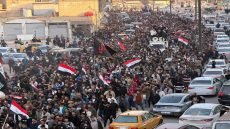 انطلاق مسيرة احتجاجية حاشدة في محافظة بابل تطالب بتسمية النائب السابق أمير المعموري محافظاً لبابل.