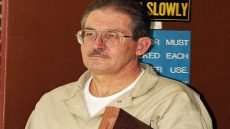 وفاة عميل الـ CIA السابق “ألدريتش أميس” الذي باع أسراراً أمريكية للسوفييت داخل السجن عن عمر ناهز 84 عاماً.