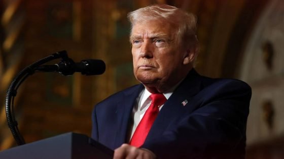 أكسيوس عن مصادر أمريكية وصهيونية: ترامب أرجأ اتخاذ أي قرار بشأن توجيه ضربة عسكرية لإيران.