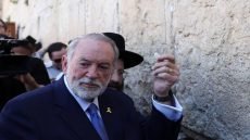 السفير الأمريكي لدى الكيان الصهيوني: إسرائيل ليست دولة إبادة جماعية ومن السخف قول ذلك.