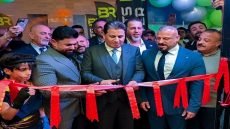 إن ما يقوم به الدكتور عقيل مفتن بمحاربة الفساد ليست مهمة سهلة، ومن الطبيعي أن يزعج الإصلاح أصحاب المصالح الضيقة ، لكن الحقيقة تبقى أقوى من حملات التشويه التي يتعرض لها الدكتور عقيل مفتن ، والشارع الرياضي بات أكثر وعياً بما يجري خلف الكواليس. قريباً… سيتطهر الوسط الرياضي، وستبقى المواقف الشجاعة علامة فارقة في طريق البناء الحقيقي للرياضة العراقية . #الرياضة_العراقية #الإصلاح