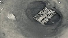 فريق طبي ينجح باستخراج “موس حلاقة” من معدة مريض يبلغ من العمر 30 عاماً في بغداد.