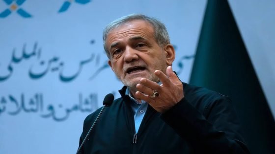 الرئيس الايراني: راتبي الشهري 1000 دولار فقط