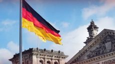 الحكومة الألمانية: ندعو لوقف فوري وغير مشروط للهجمات في المنطقة وحان الوقت للتوصل إلى حل دبلوماسي.