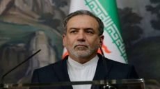 عراقجي لأصحاب فنادق الخليج: لا تقدموا خدمات لعسكريين يعرضون حياة النزلاء للخطر.