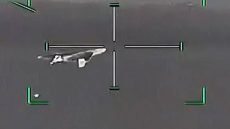 وزارة الدفاع الإماراتية: دفاعاتنا الجوية تعاملت اليوم مع 16 صاروخاً باليستياً و42 طائرة مسيرة إيرانية