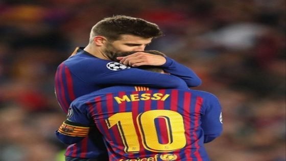 جيرارد بيكية : بالنسبة لي، ميسي هو الأفضل في العالم. لم أرَ أحدا يمتلك هذا المستوى من الموهبة، لكن صحيح أن كريستيانو كان آلة تعمل بجنون كل يوم.من حيث أخلاقيات العمل، لم أرَ أحدا يستعد كما كان يفعل؛ كان يريد أن يكون الأفضل. لكن من حيث الموهبة، ميسي أفضل