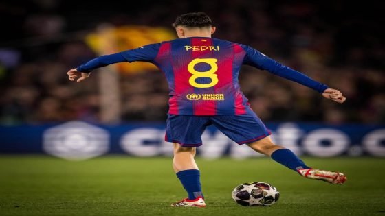 الماركا: أخبر بيدري وكيله أنه لا ينوي مغادرة برشلونة.