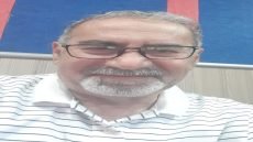 قصيدة للدكتور سعدي عبد الكريم  بمحاذاة إشارة المرور