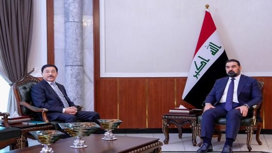 رئيس مجلس النواب ومحافظ البنك المركزي يبحثان السياسة النقدية وتعزيز الاستقرار المالي في البلاد