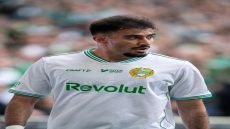 منتظر ماجد: أبلغني المدرب غراهام ارنولد قبل يوم أنني لن اكون ضمن التشكيلة وهذا أمر ومؤسف ومخيب للامال لكنني سأواصل الدعم للمنتخب الوطني واتمنى له كل التوفيق في كأس العالم.