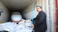 هيئة المنافذ الحدودية: إحباط واحدة من أكبر محاولات التهريب في ميناء أم قصر تضمنت أدوية وأجهزة إلكترونية مخفية داخل حاويات بمواد رخيصة للتهرب من الرسوم الجمركية مع ضبط أكثر من 15 ألف هاتف نقال و2000 سماعة “أبل”، إضافة إلى طائرة تدريب متروكة منذ أشهر.