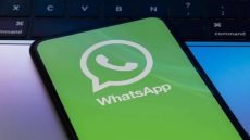 تطبيق WhatsApp يعمل على تطوير ميزة جديدة لمستخدمي iPhone تتيح معرفة جهات الاتصال النشطة حالياً أو مؤخراً من واجهة موحدة، دون الحاجة لفتح المحادثات بشكل منفصل.