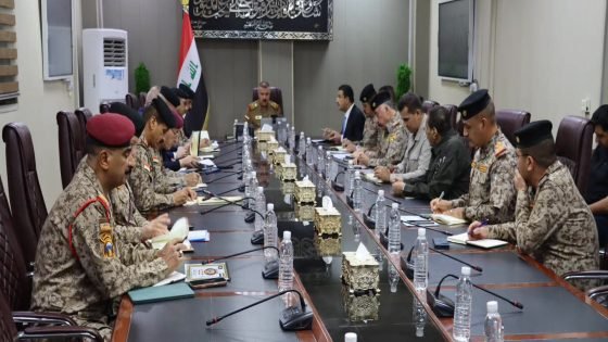 مدير مكتب القائد العام للقوات المسلحة يناقش الملف الأمني لنينوى واستمرار نقل المسؤولية الأمنية في مراكز المدن إلى وزارة الداخلية