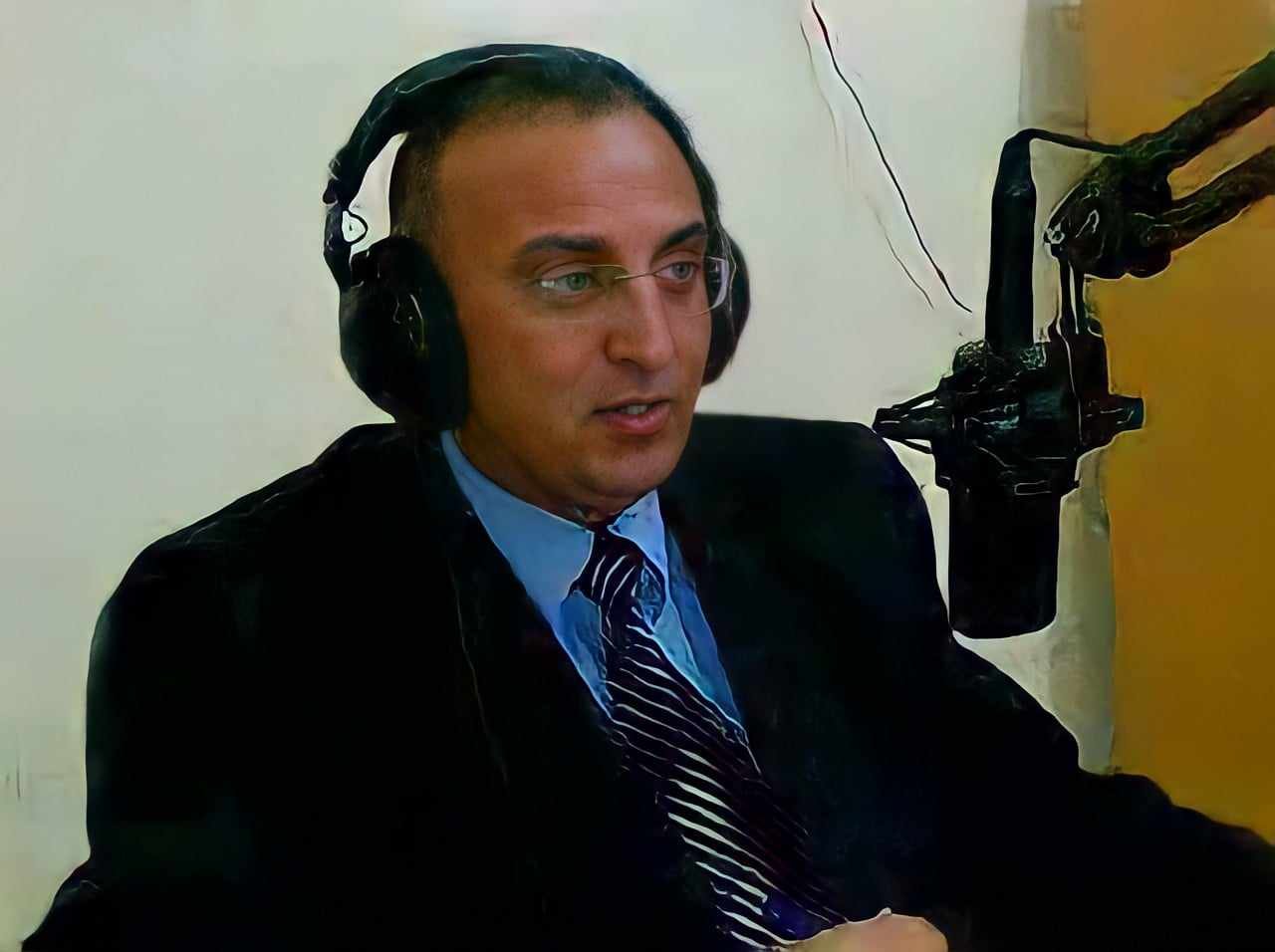 كيف نتقن فن الإلقاء الإذاعي؟