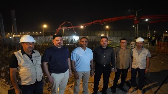 العامري يدعو البصريين إلى عدم الالتفات للأصوات المشككة بمشاريع التحلية ويؤكد استمرار العمل رغم غياب التخصيصات المالية